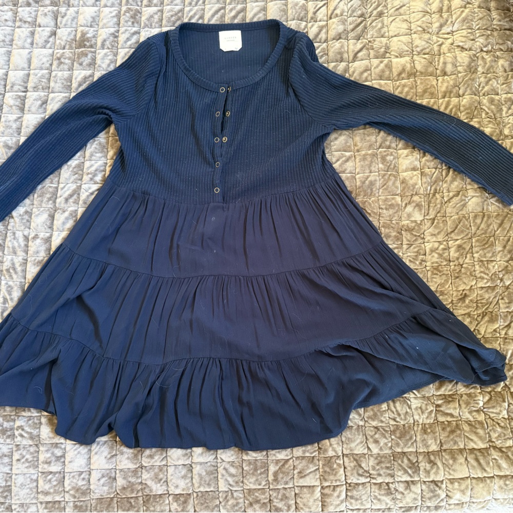 Chic Navy Midi Dress with Tiered Skirt